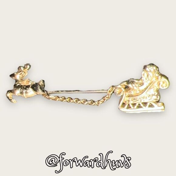 Vintage 1983 Avon Gold Tone Santa Sleigh and Reindeer Stick Pin - Picture 6 of 12